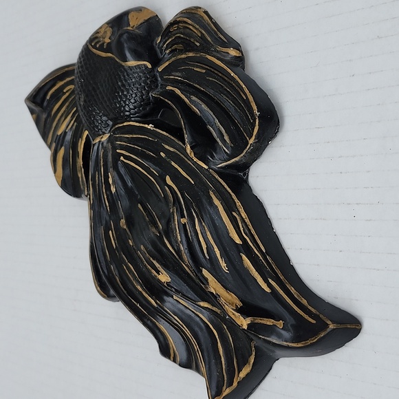 MID-CENTURY CHALKWARE ANGEL FISH WALL DECOR - Picture 4 of 6